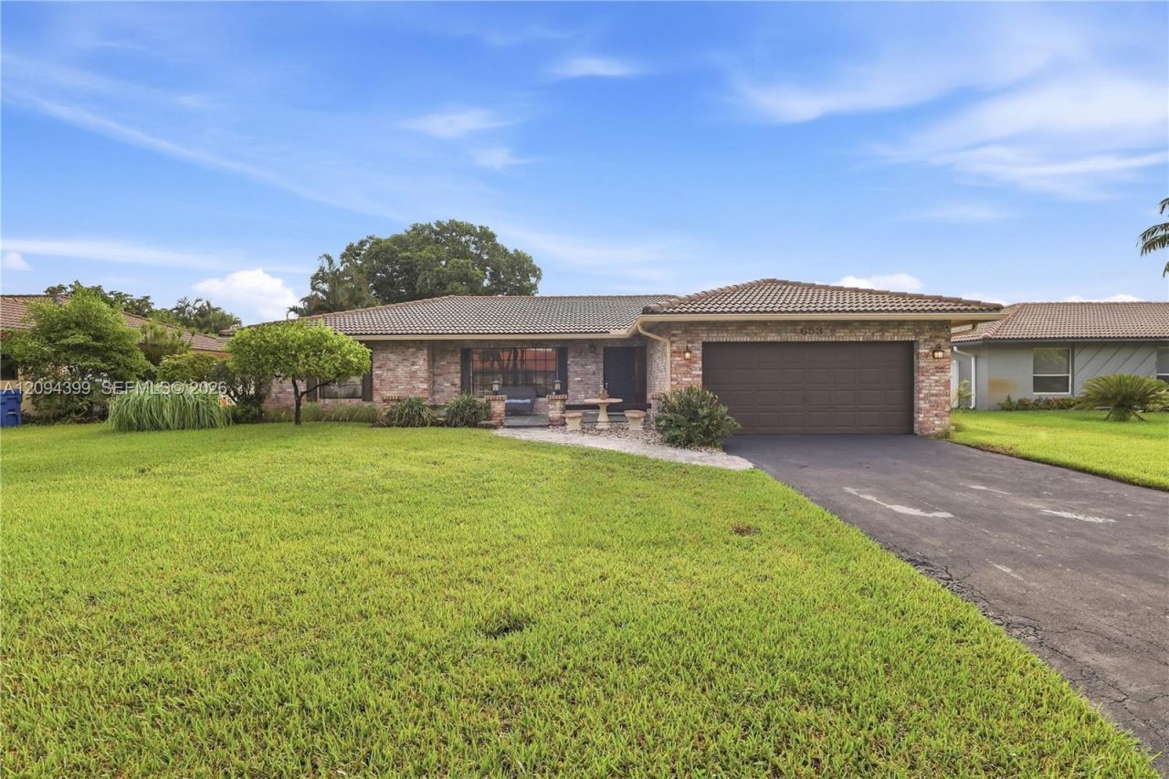 653 NW 100 Ln, Coral Springs, FL 33071 Main Photo