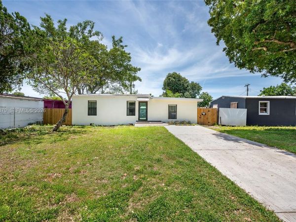 2106 Plunkett Ct , Hollywood, FL 33020
