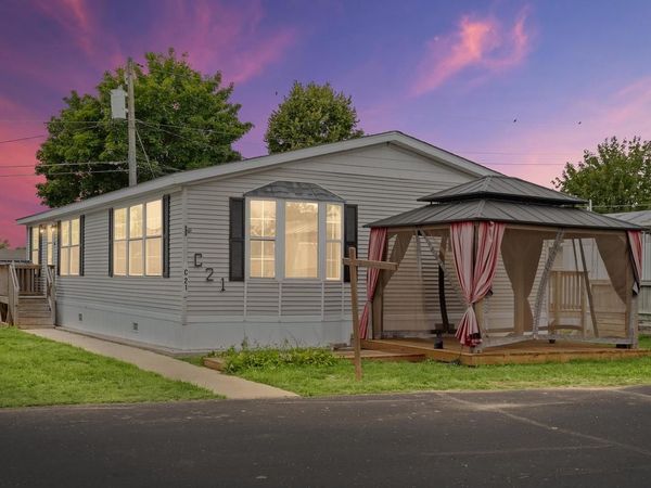1025 Oak Avenue, Unit C21, Onalaska, WI 54650