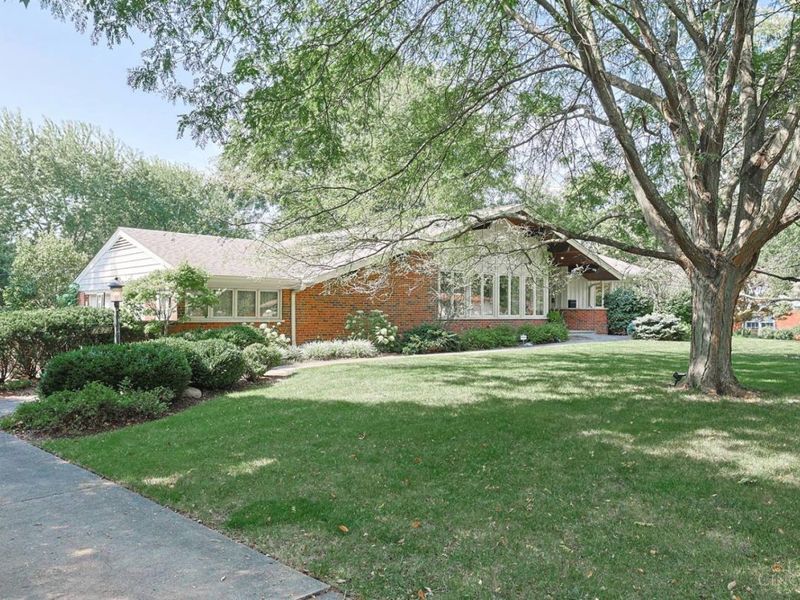 7673 Greenfarms Drive, Springfield Township, OH 45224 Photo 2