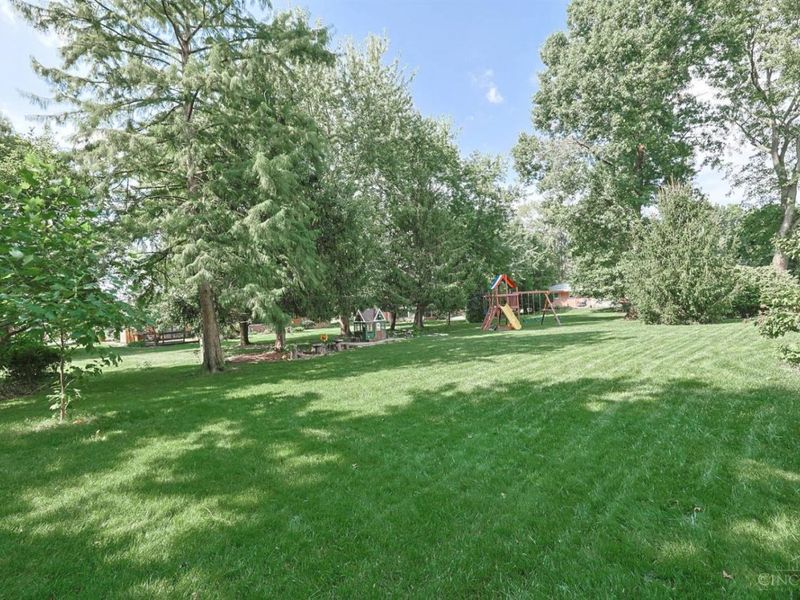 7673 Greenfarms Drive, Springfield Township, OH 45224 Photo 55