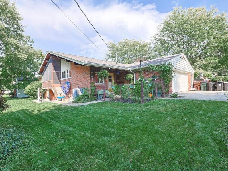 7673 Greenfarms Drive, Springfield Township, OH 45224 Photo 57