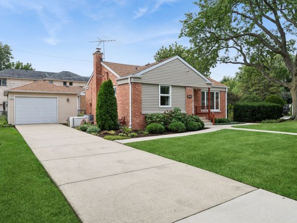 6929 W Madison Street , Niles, IL 60714