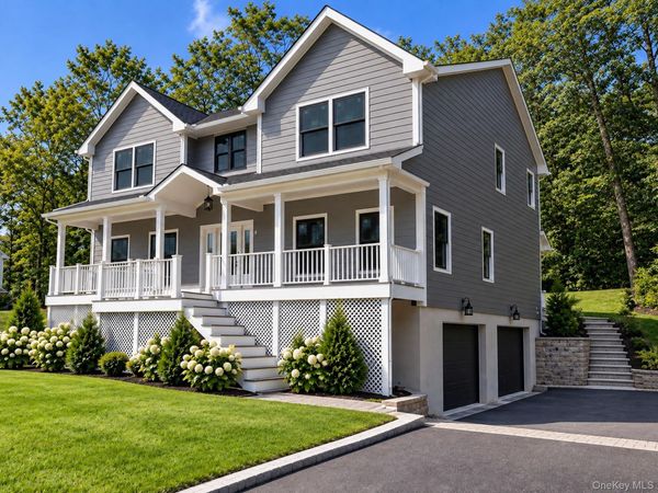 18 Overton Pass , Saint James, NY 11780
