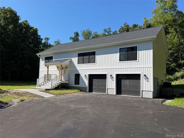 55 Schoolhouse Lane , Hopewell Junction, NY 12533