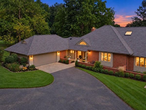 3452 Charlevoix Drive SE, Unit 16, Grand Rapids, MI 49546