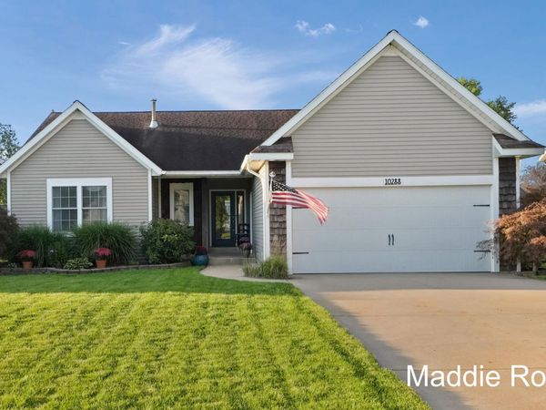 10288 Lynwood Lane, Zeeland, MI 49464