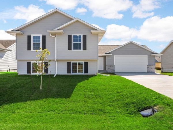 409 Sumac Drive , Palo, IA 52324