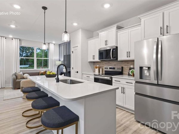 521 Annagh Drive , Charlotte, NC 28217