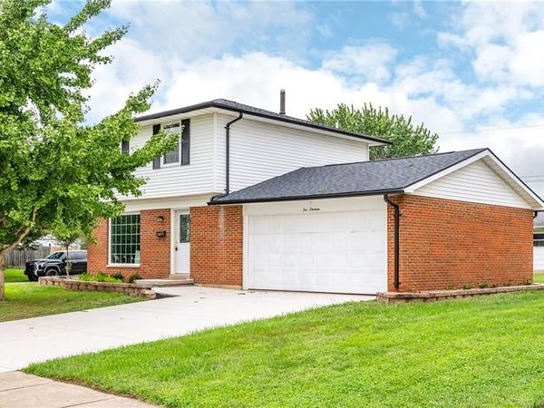 1013 W Lake Avenue, New Carlisle, OH 45344
