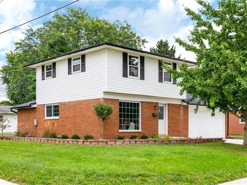 1013 W Lake Avenue, New Carlisle, OH 45344 Photo 4
