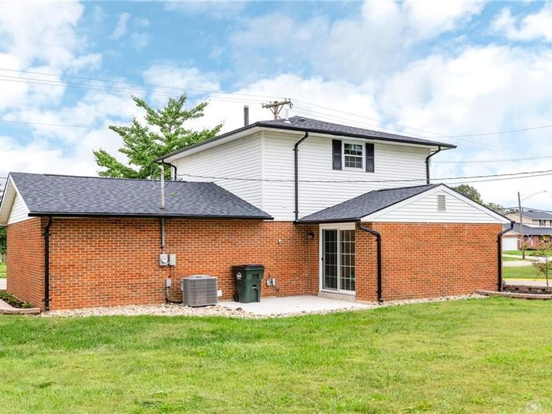 1013 W Lake Avenue, New Carlisle, OH 45344 Photo 40
