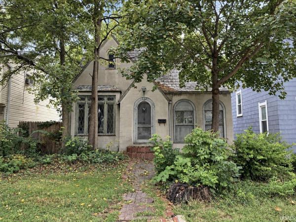 712 W Riverside Avenue, Muncie, IN 47303
