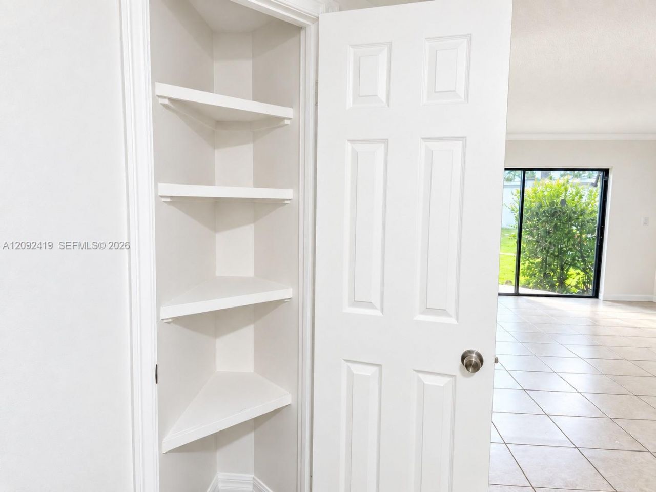 8290 Lake Dr, Unit 112, Doral, FL 33166 Photo