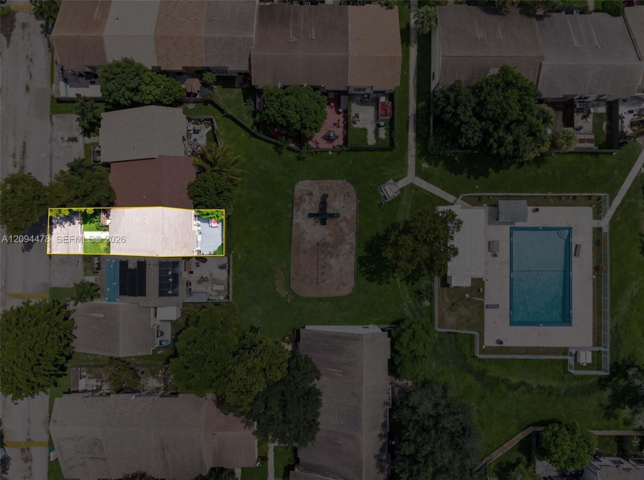 460 NE 211th Ter, Miami, FL 33179 Photo