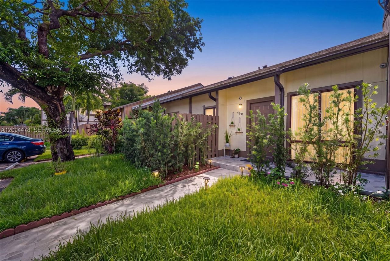460 NE 211th Ter, Miami, FL 33179 Photo