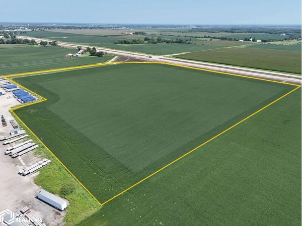 210th Street, Mediapolis, IA 52637