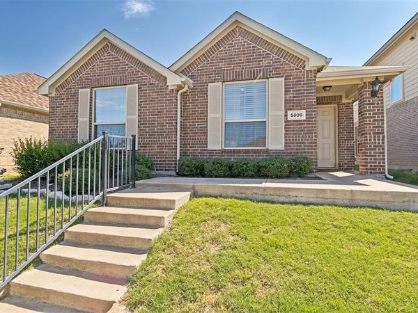 5809 Wake Robin Drive, Fort Worth, TX 76123