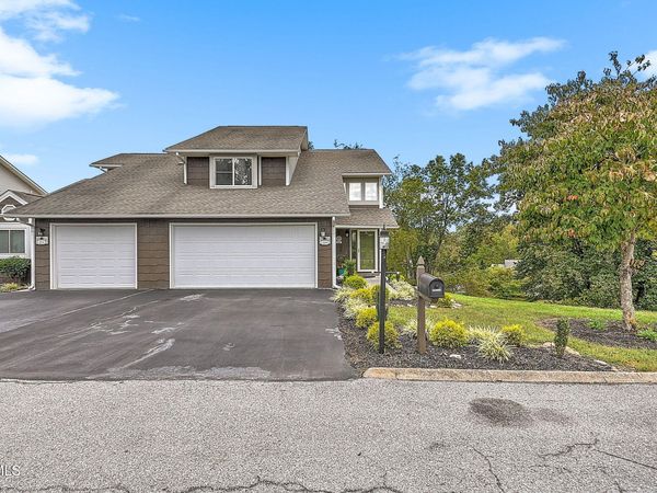 219 Brook Lane, Unit 219, Bristol, VA 24201