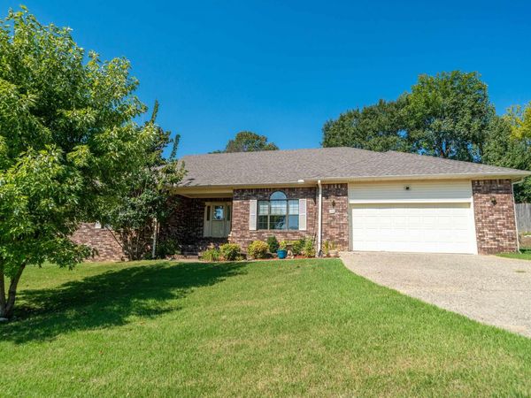 115 Gregory Place, Hot Springs, AR 71913