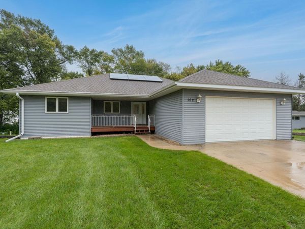 102 Loraine Drive , Lake Crystal, MN 56055