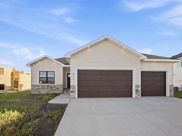 435 Goose Lane, Casselton, ND 58012