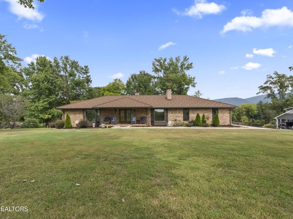 240 McClary Drive, Benton, TN 37307