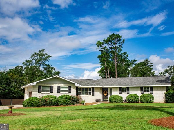 460 S College Street, Metter, GA 30439