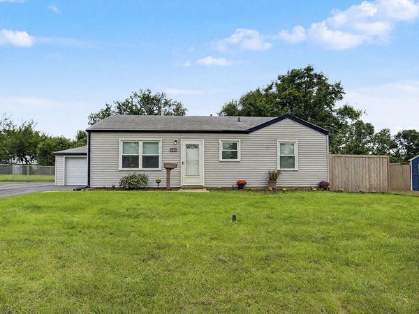 1802 Innercircle Drive , Crest Hill, IL 60403