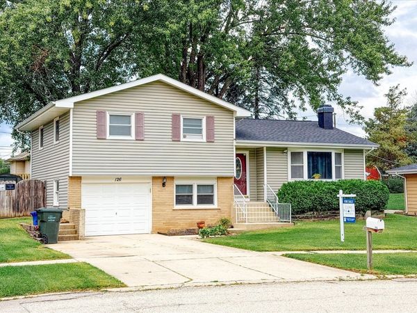 126 Bunkerhill Avenue, South Elgin, IL 60177