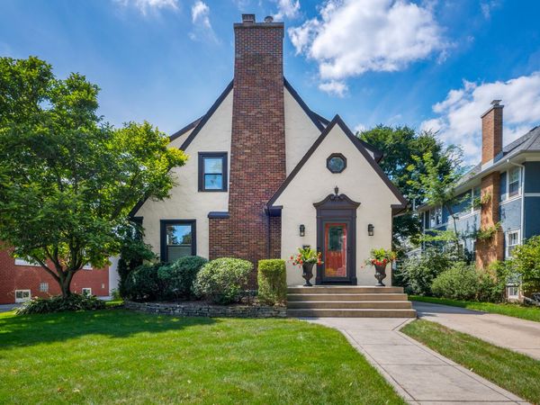 534 N Stone Avenue, La Grange Park, IL 60526