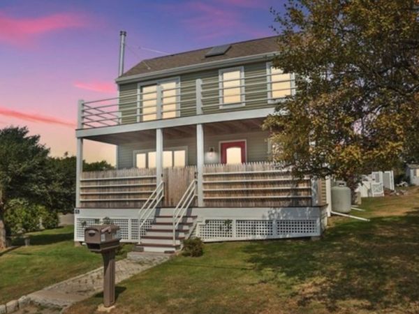 15 Clark Rd, Ipswich, MA 01938