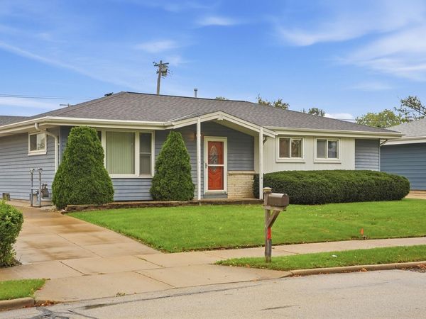 6665 S 20th St, Oak Creek, WI 53154