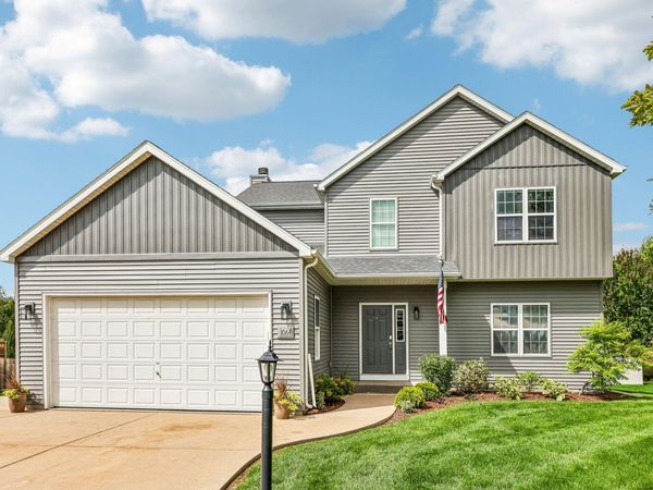 W1064 Audubon Park Dr, Ixonia, WI 53036
