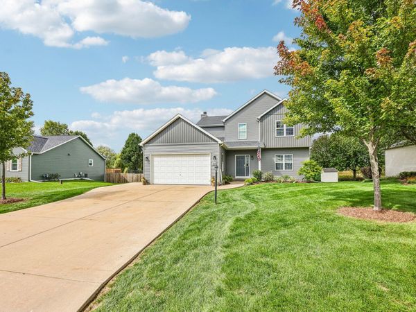 W1064 Audubon Park Dr, Ixonia, WI 53036