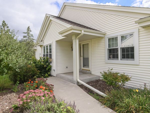 2836 Raintree Ln, Waukesha, WI 53189