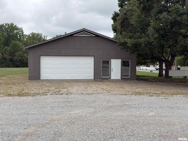 386 S WILLIAMS Street, Murphysboro, IL 62966