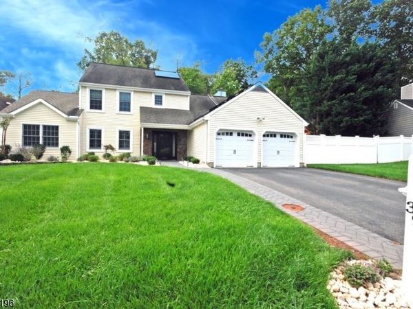 39 Susquehanna Trl, Branchburg, NJ 08876