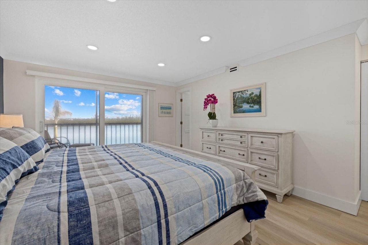 9393 Midnight Pass Road , Unit 302, Sarasota, FL 34242 Photo