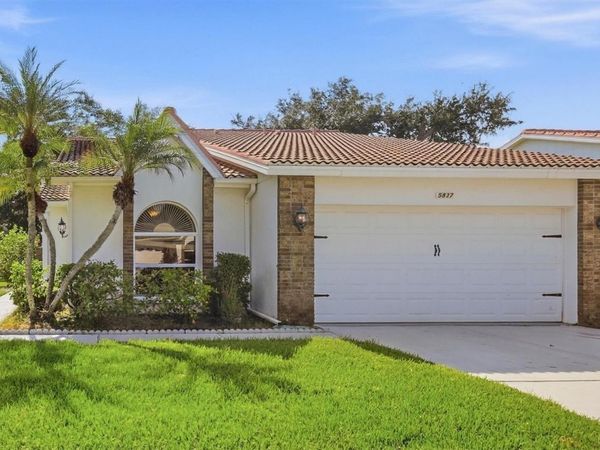 5837 GARDEN LAKES DRIVE , BRADENTON, FL 34203