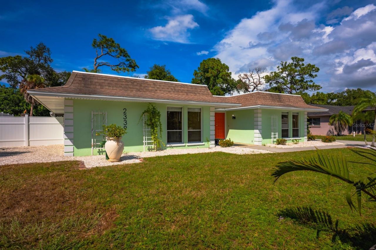 2339 Riverwood Pines Drive , Sarasota, FL 34231 Photo