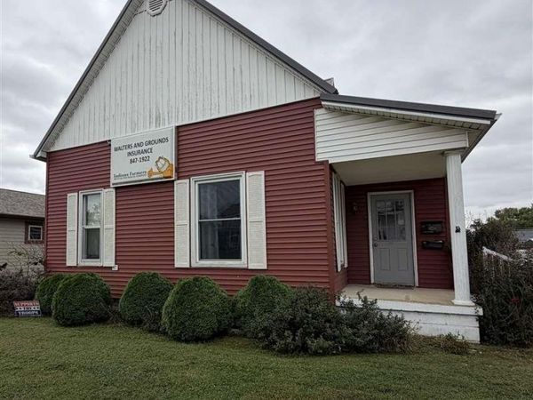 909 NE A Street, Linton, IN 47441