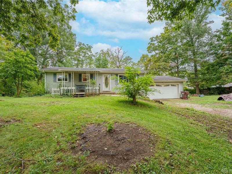 8060 Preblewood Drive, Gratis Township, OH 45042 Photo 2