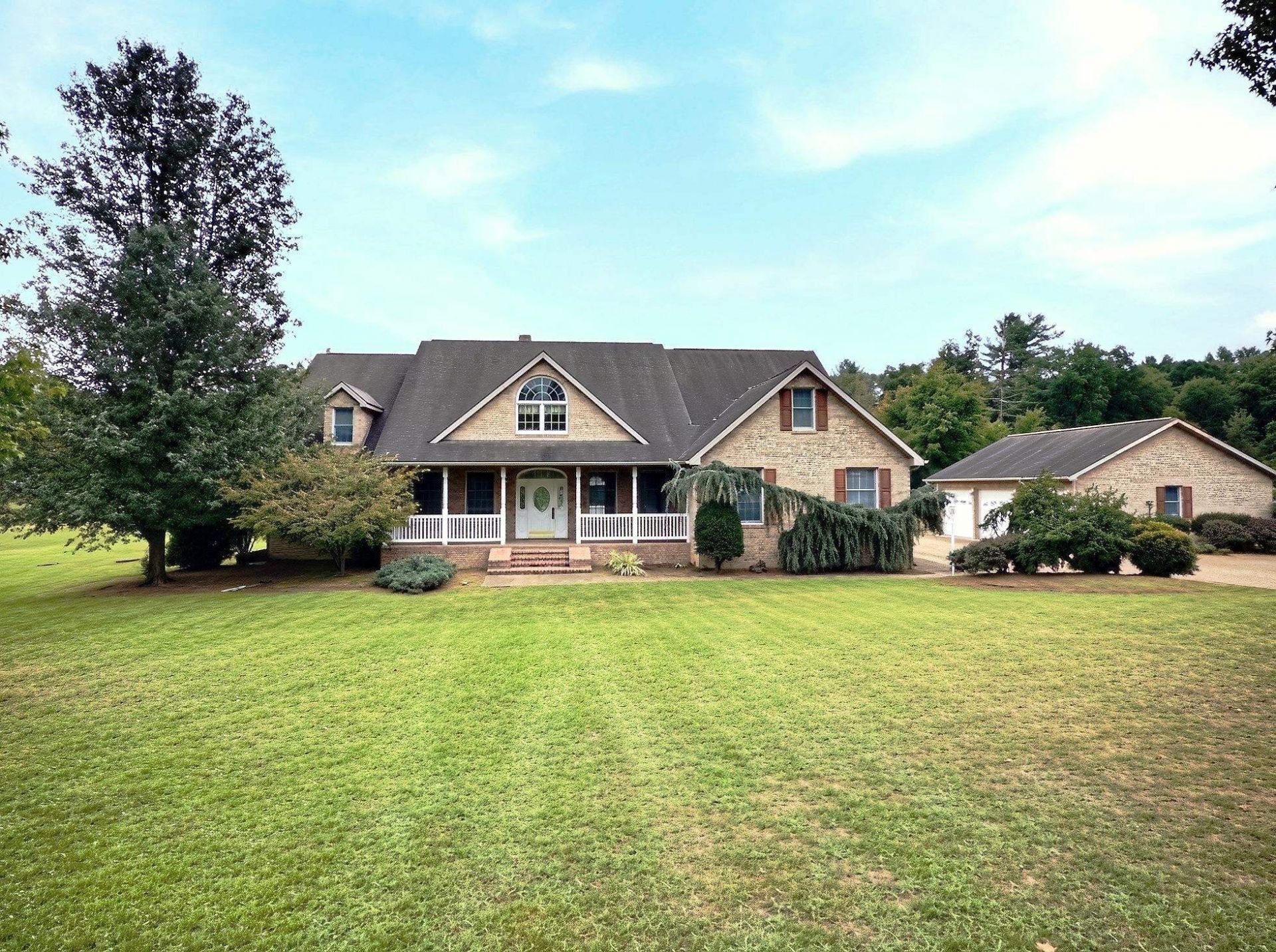 8295 South East Side Hwy, Elkton, VA 22827 Main Photo