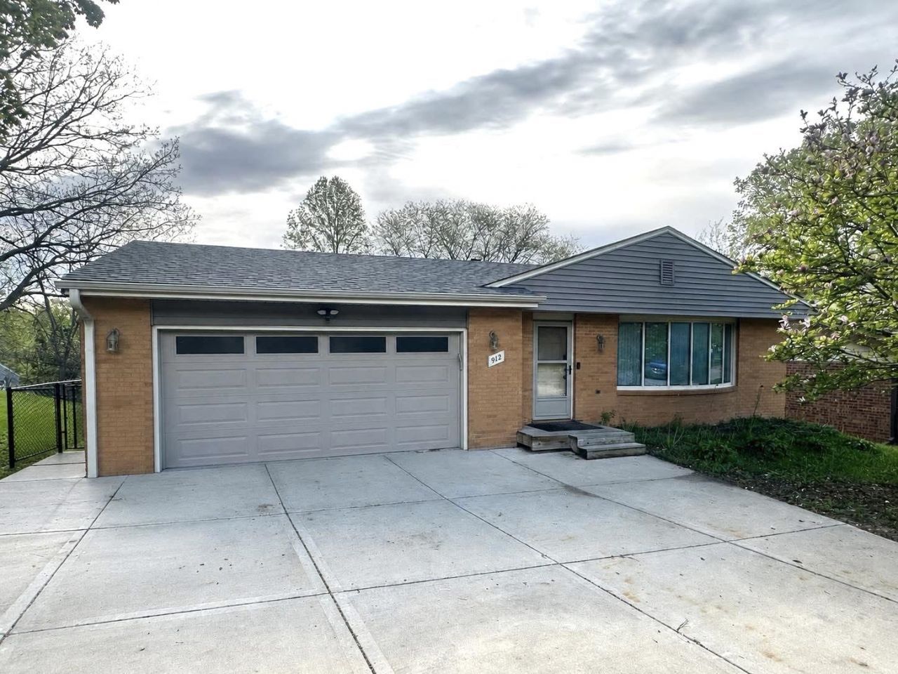 912 Shenandoah Avenue, Rockford, IL 61108 Main Photo