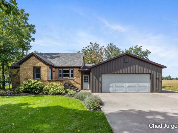 9379 Kalamazoo Avenue SE, Caledonia, MI 49316