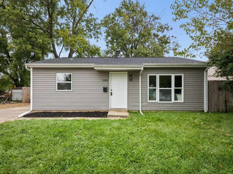 1382 Grovewood Drive , Columbus, OH 43207 Photo 1