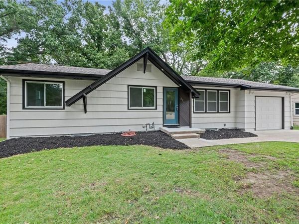 221 Wilshire Boulevard, Liberty, MO 64068