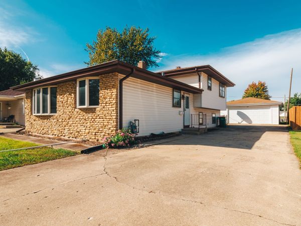 2307 Douglas Street , Joliet, IL 60435