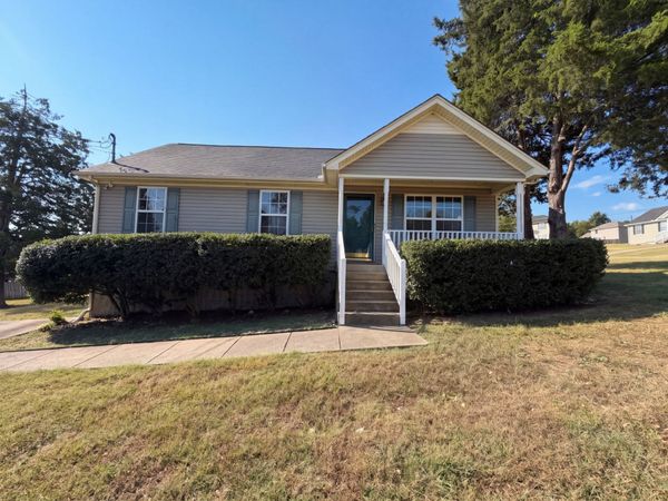 1303 St Hubbins Dr , La Vergne, TN 37086